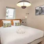 Aparthotel East