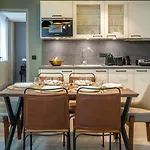 Aparthotel East 4*