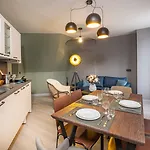 Aparthotel East
