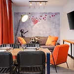 Aparthotel East