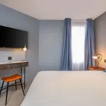 East Aparthotel 4*