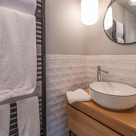 East Aparthotel 4*