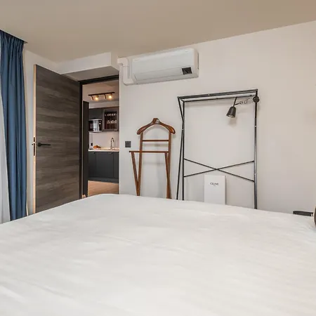 East 4* Parigi