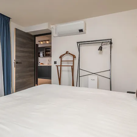 Aparthotel East 4*